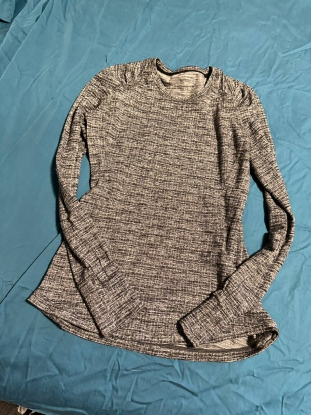 Lululemon ready to rulu pullover size 6